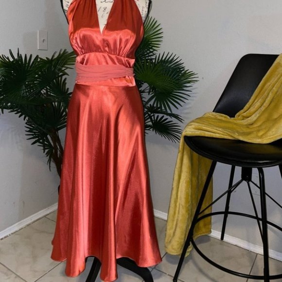 Morgan & Co Knee Lenght Prom Dress - Picture 4 of 8